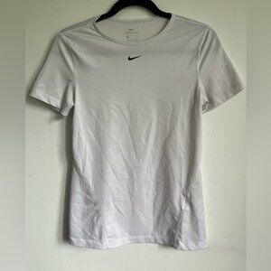Nike Women Pro DriFit Mesh Training TShirt TopWhiteS Small